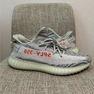 YEEZY 350V2 BLUE TINT (Size 10) LIKE NEW